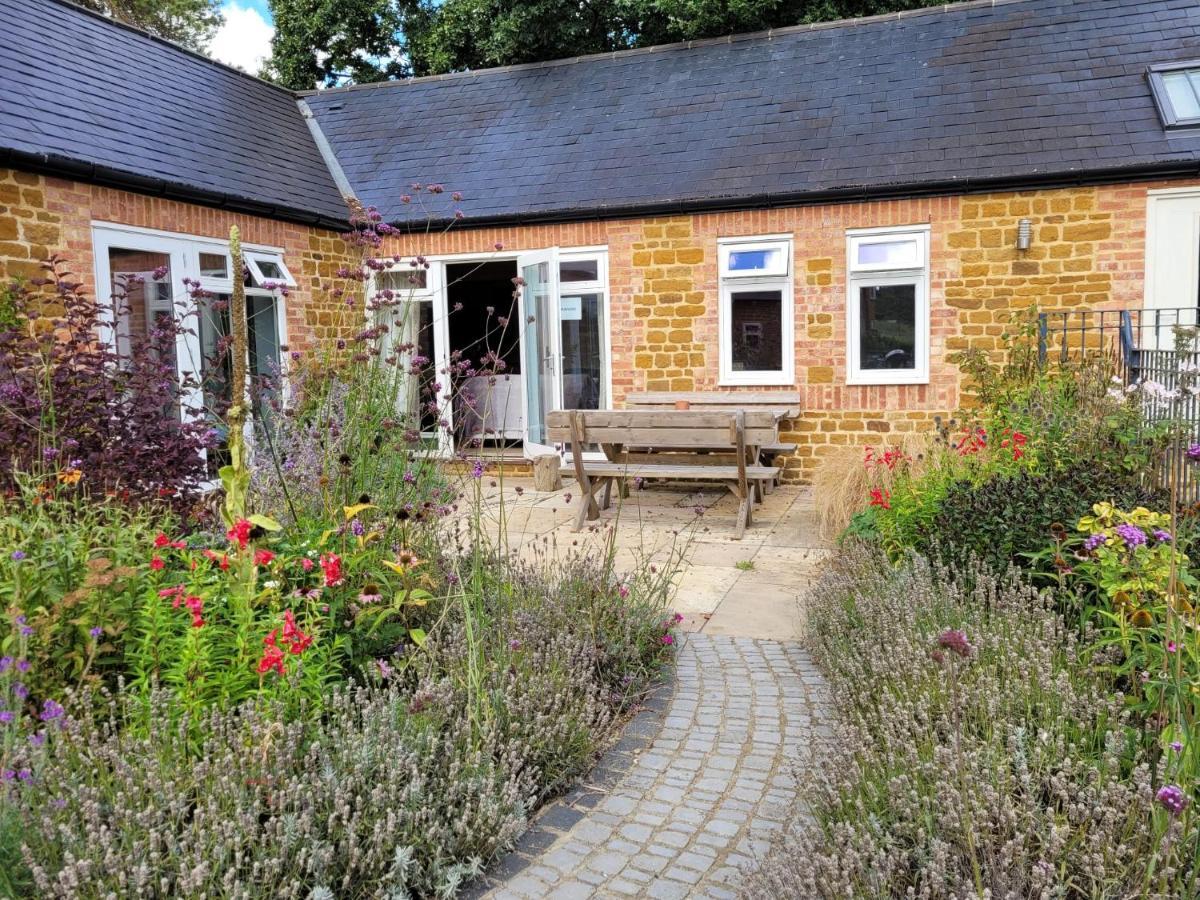 Bay Tree Cottage Accommodation Farthingstone Bagian luar foto