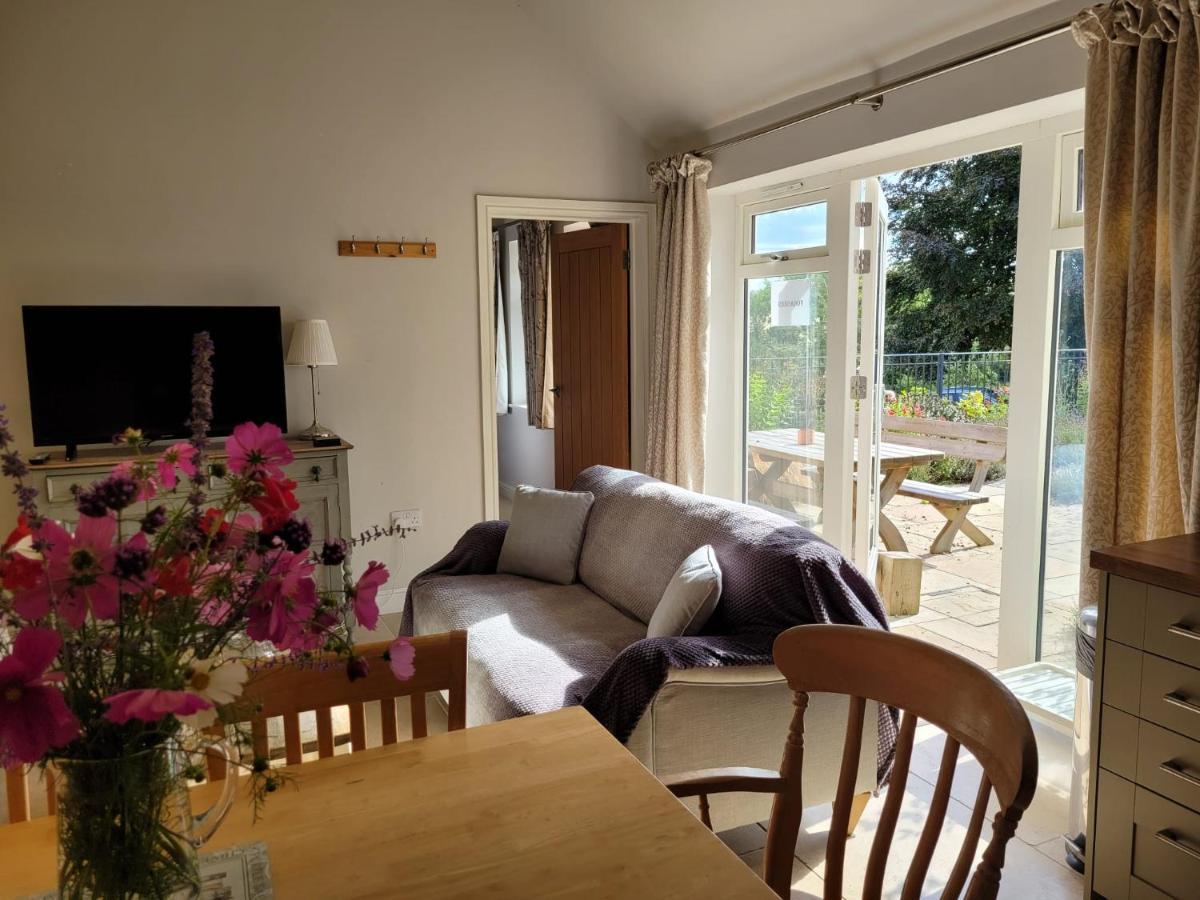 Bay Tree Cottage Accommodation Farthingstone Bagian luar foto
